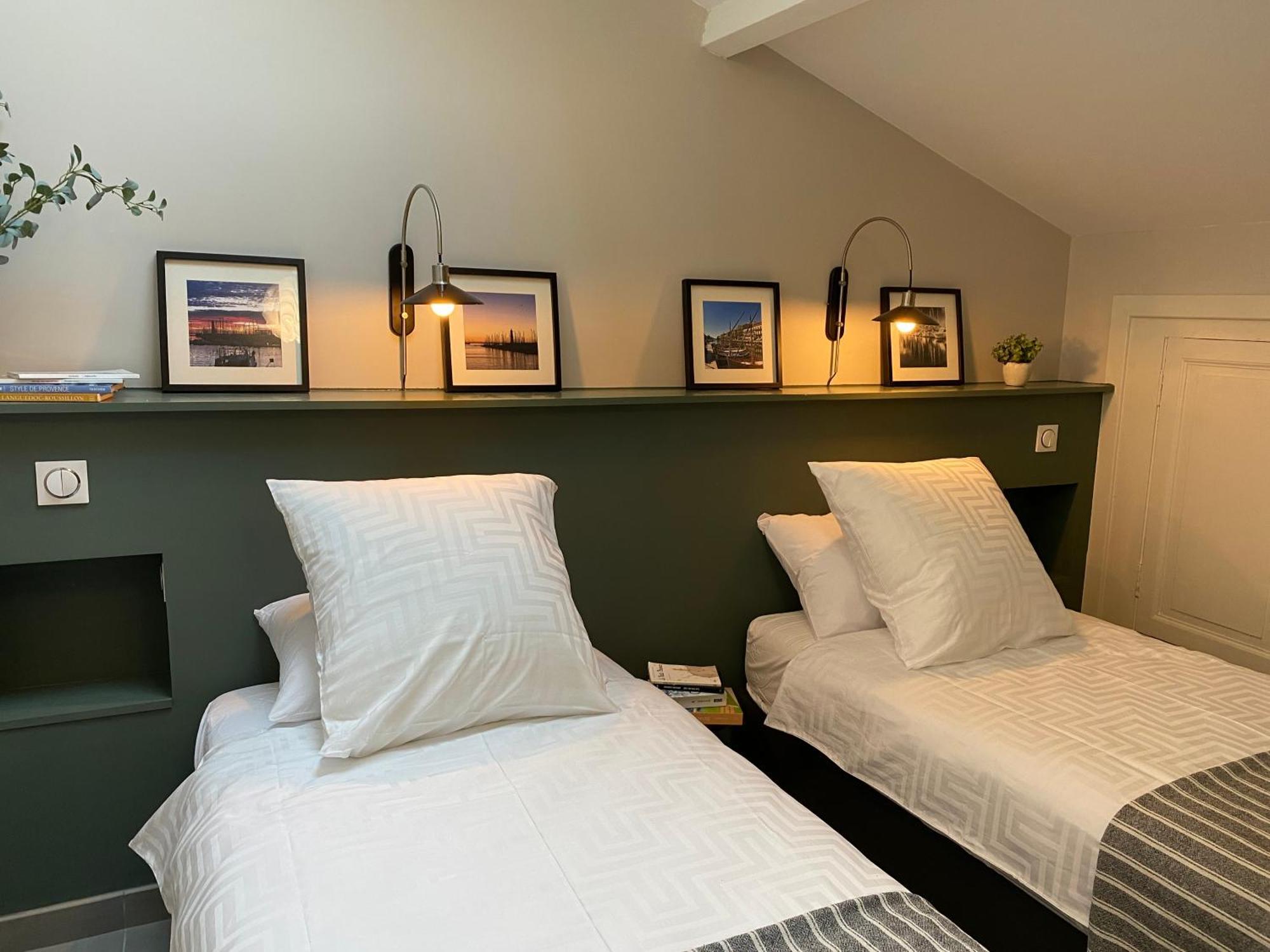 Le Petit Bijou Sete, 4 Appartements Au Centre Ville, 3 Avec Vue Canal Сет Номер фото