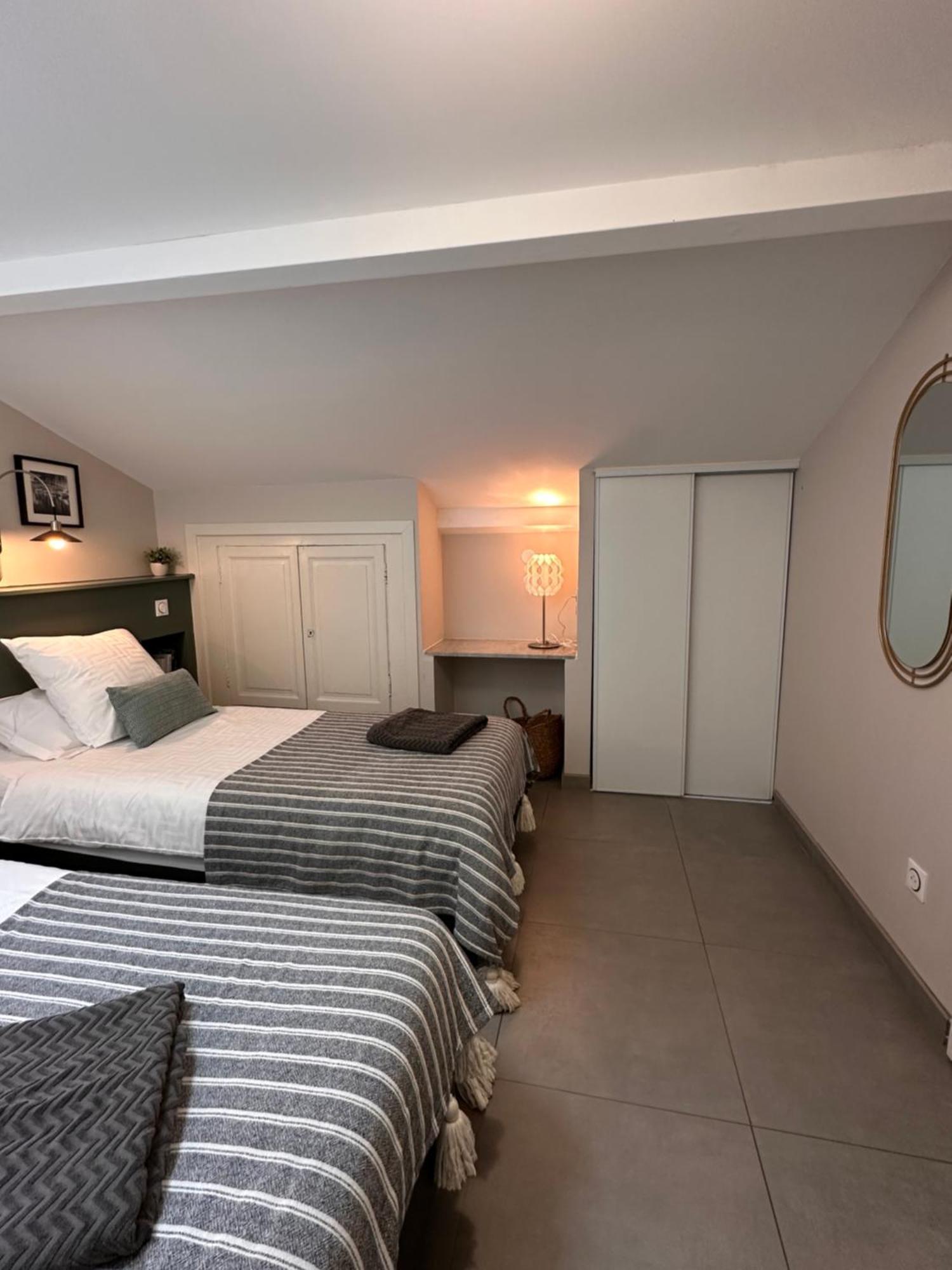Le Petit Bijou Sete, 4 Appartements Au Centre Ville, 3 Avec Vue Canal Сет Екстер'єр фото